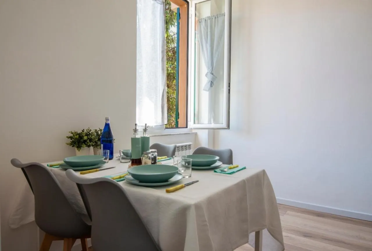 Ferienwohnung Viabai Con Parcheggio Privato Genua